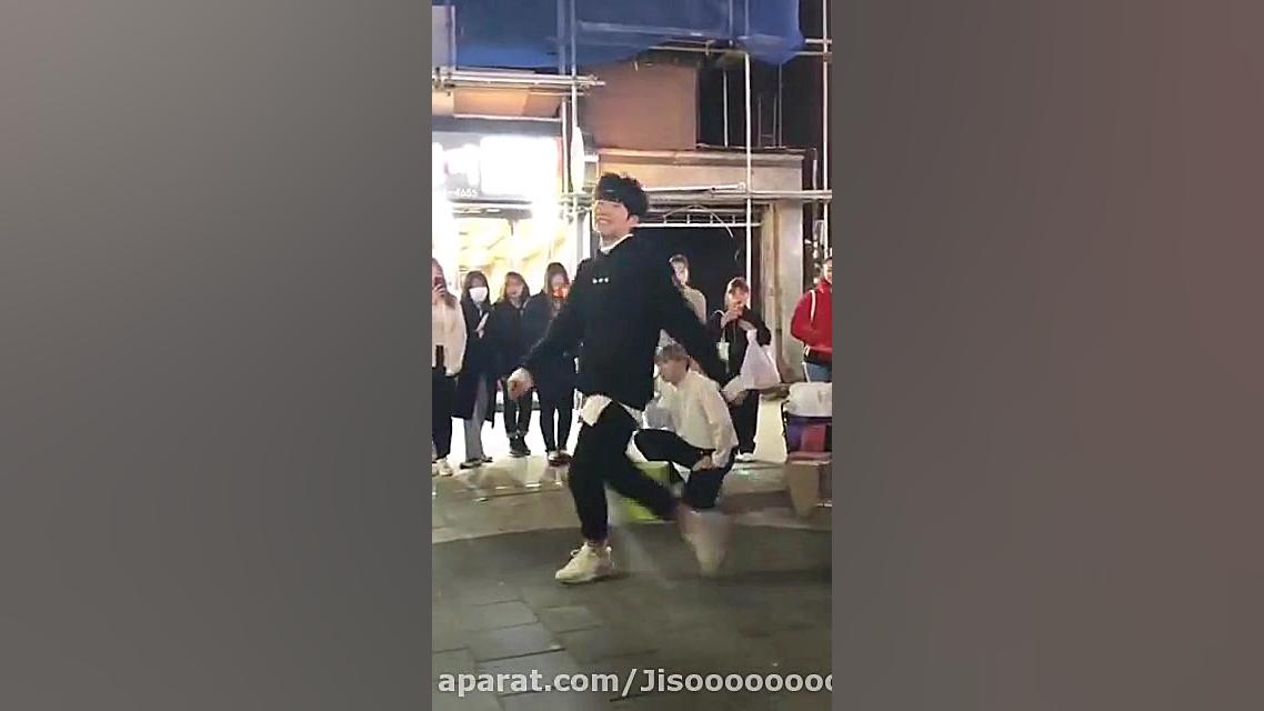 وقتی یه پسر سعی میکنه مثل لیسا...