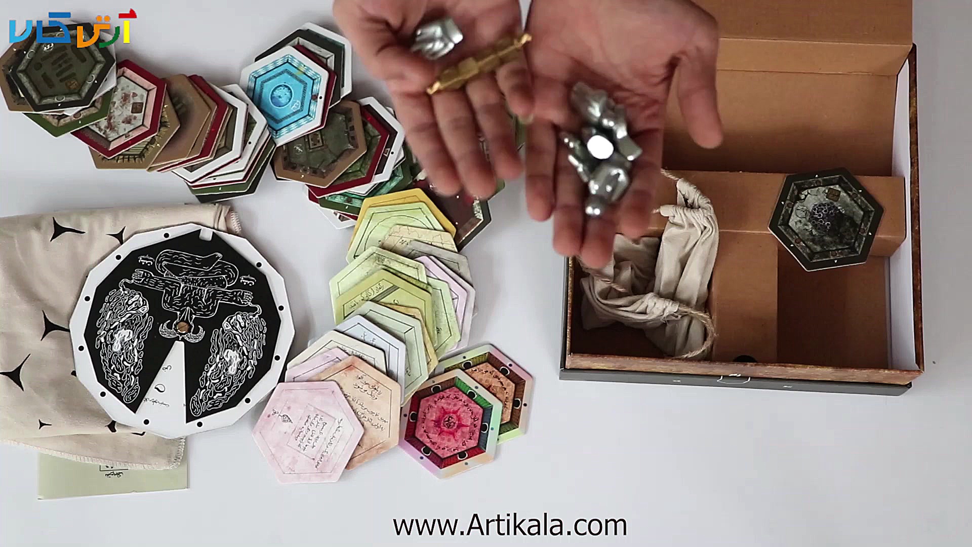 آنباکسینگ بازی رومیزی زار