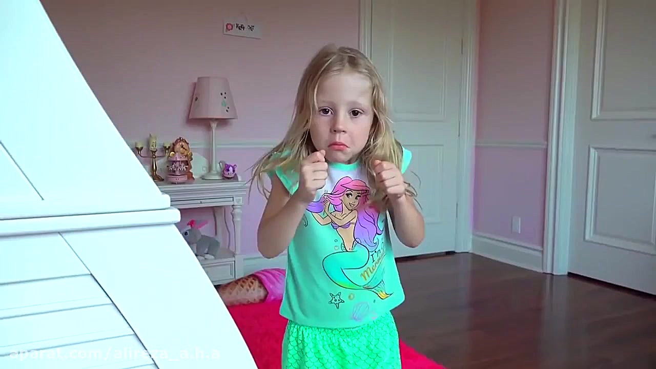 ماجراهای ناستیا و استیسی | باز...