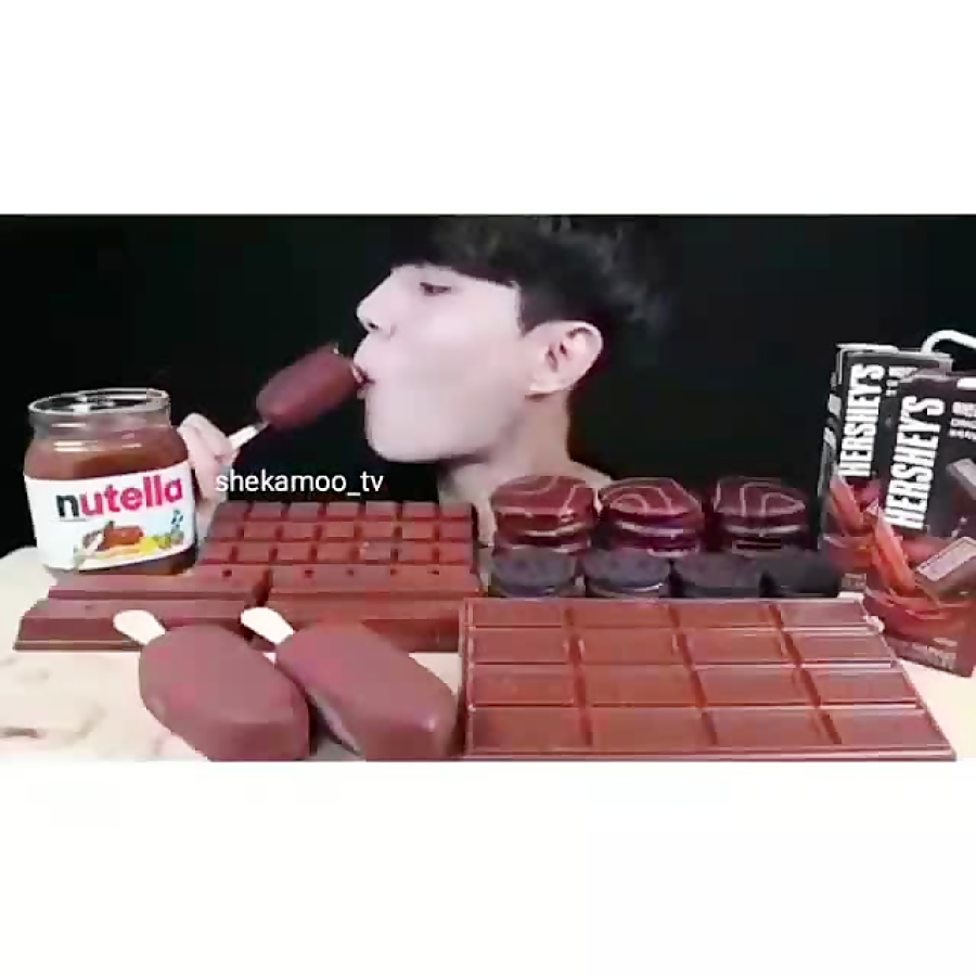 خوردن شکلات