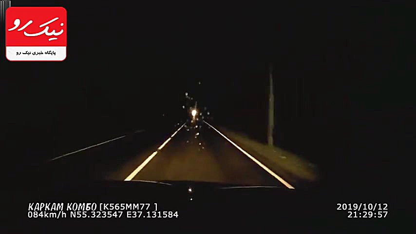 تصادف خودرو با درخت در شب