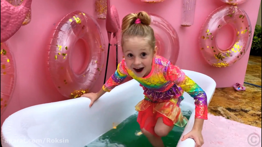 ناستیا :: ترانه بیا حمام کنیم...