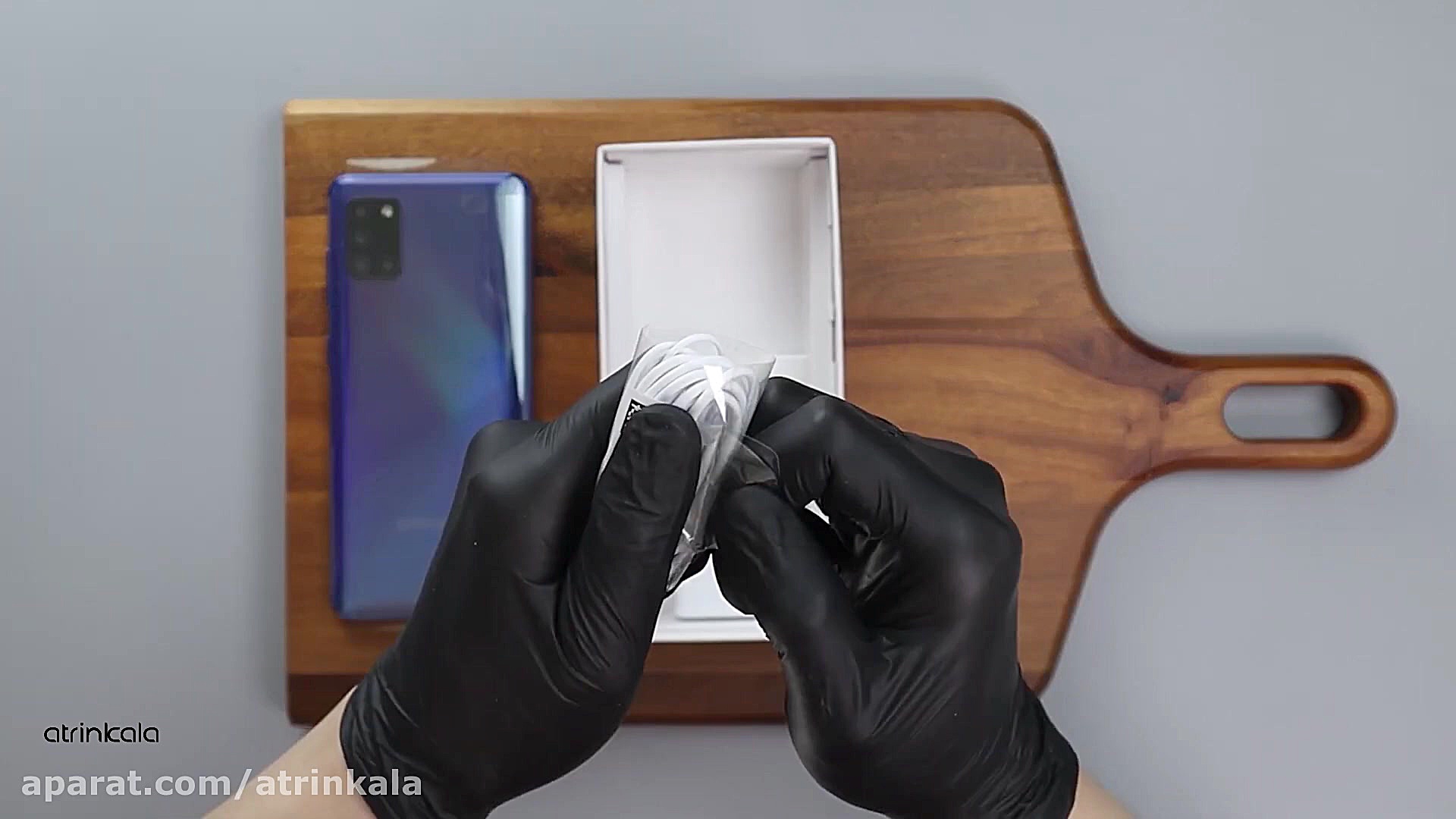 جعبه گشایی و بررسی کوتاه گوشی...