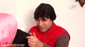 پوزخند  زن‌شکاک