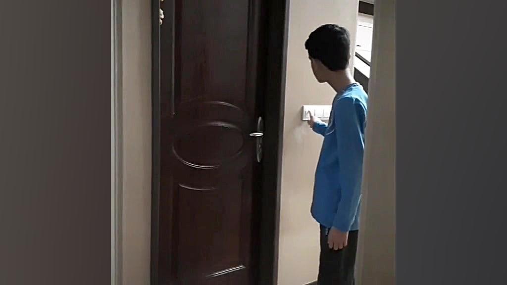 وقتی چراغ دستشویی را اشتباه خا...