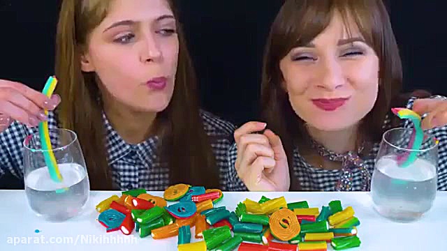 چالش فود اسمر با دو خواهر