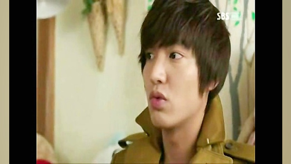 یه تیکه از فیلم زیبای شکارچی ش...