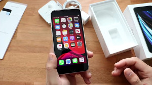جعبه گشایی iphone se 2020؛ قهر...