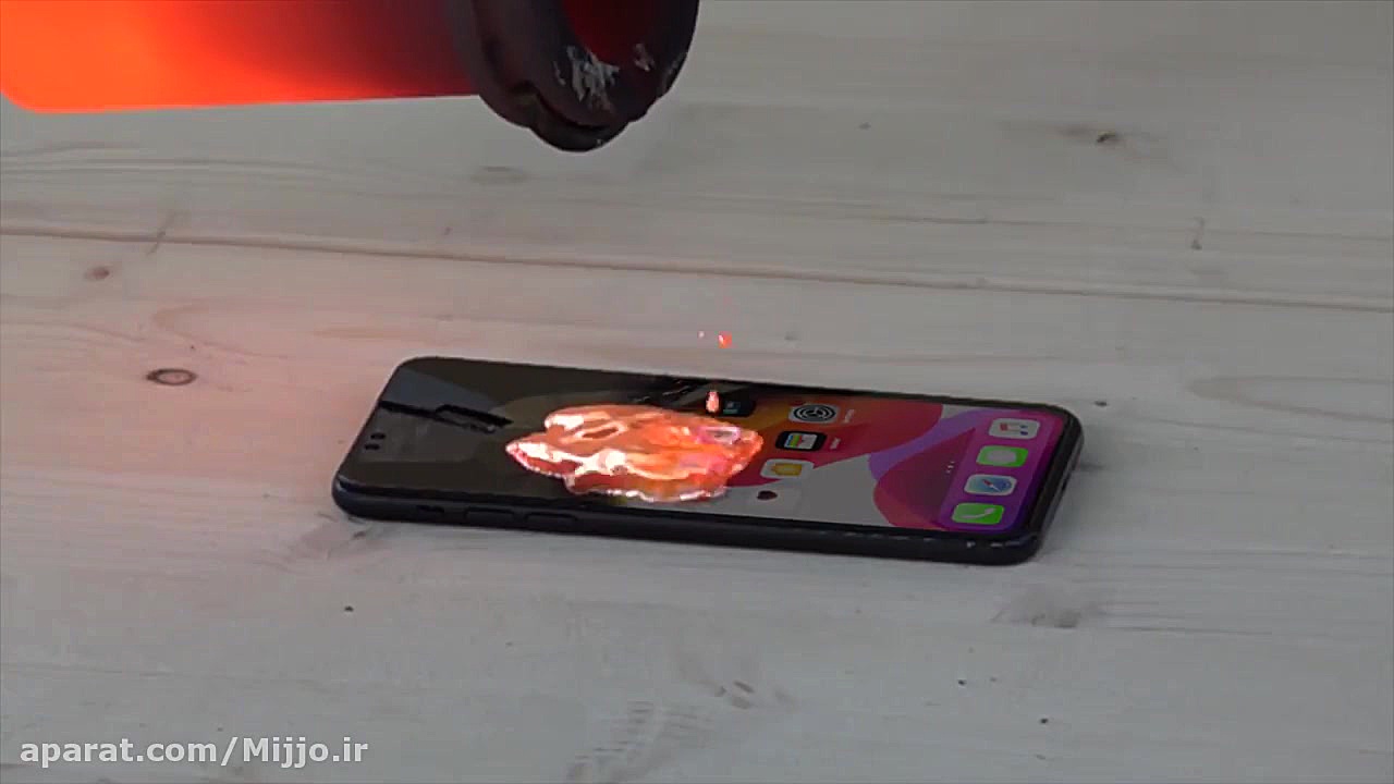 مقاومت آیفون 11 پرو مکس در برا...