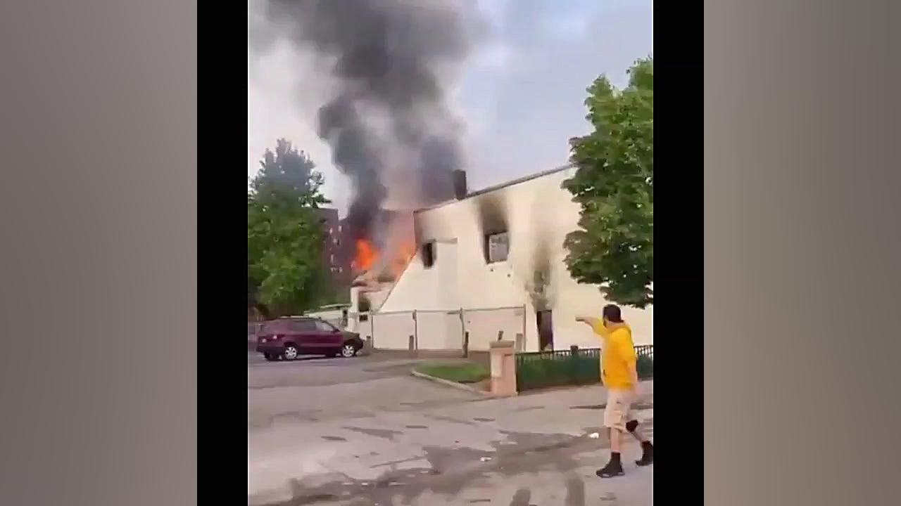 آمریکا در آتش خشم سیاهان میسوز...