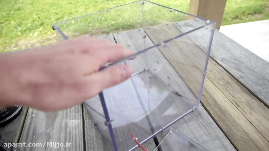 مقاومت آیفون 11 در برابر باروت...