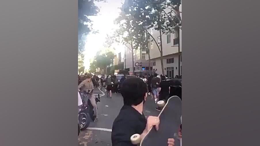 زیر کردن مردم معترض آمریکا توس...