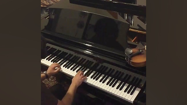 پنجره ها رو وا کن عشقو بیار به...