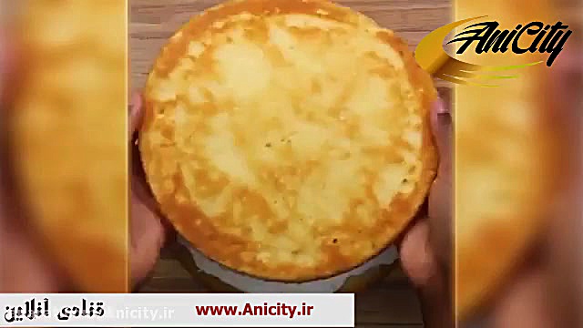 کیک سه لایه خامه ای