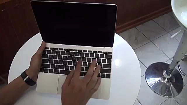 آنباکس مک بوک ۲۰۱۵ اپل