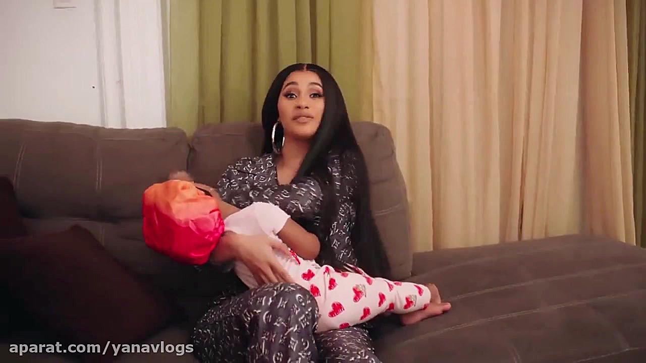 کاردی بی  کاردی بی و 73 سوال ا...