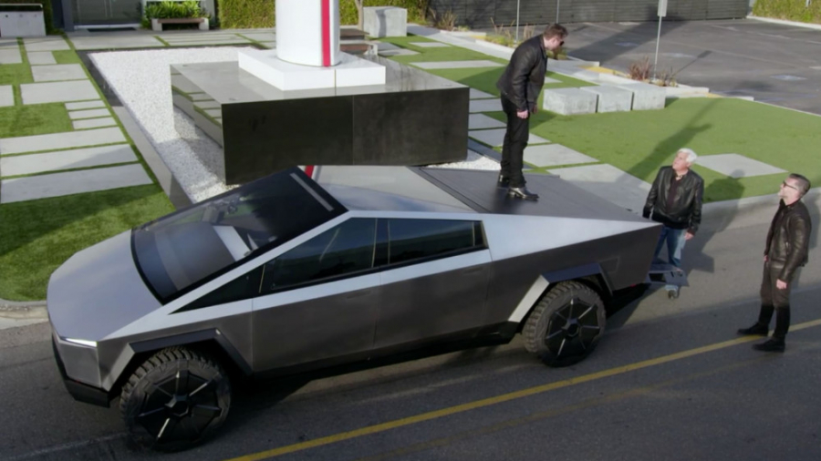 تجربه رانندگی با تسلا سایبرترا...