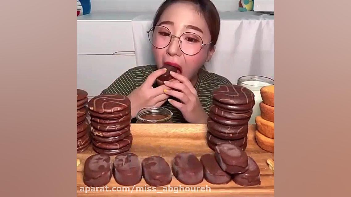 چالش خورن غذا  صدای خوردن غذا