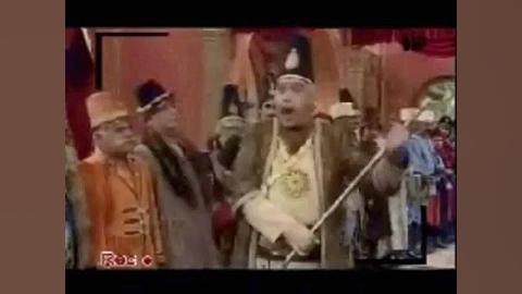 طرف شلوارش میفته پشت صحنه قهوه...