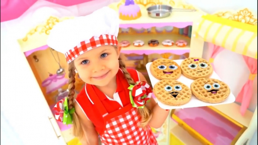 دیانا برای بابایی و روما آشپزی...