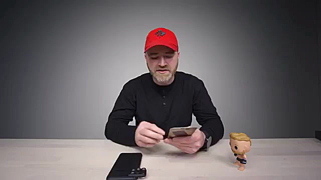 جمع شدن گوشی هوشمند وحشی ظاهر...