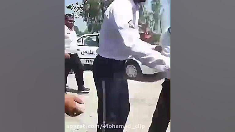 درگیری بین موتور سوار و پلیس ر...