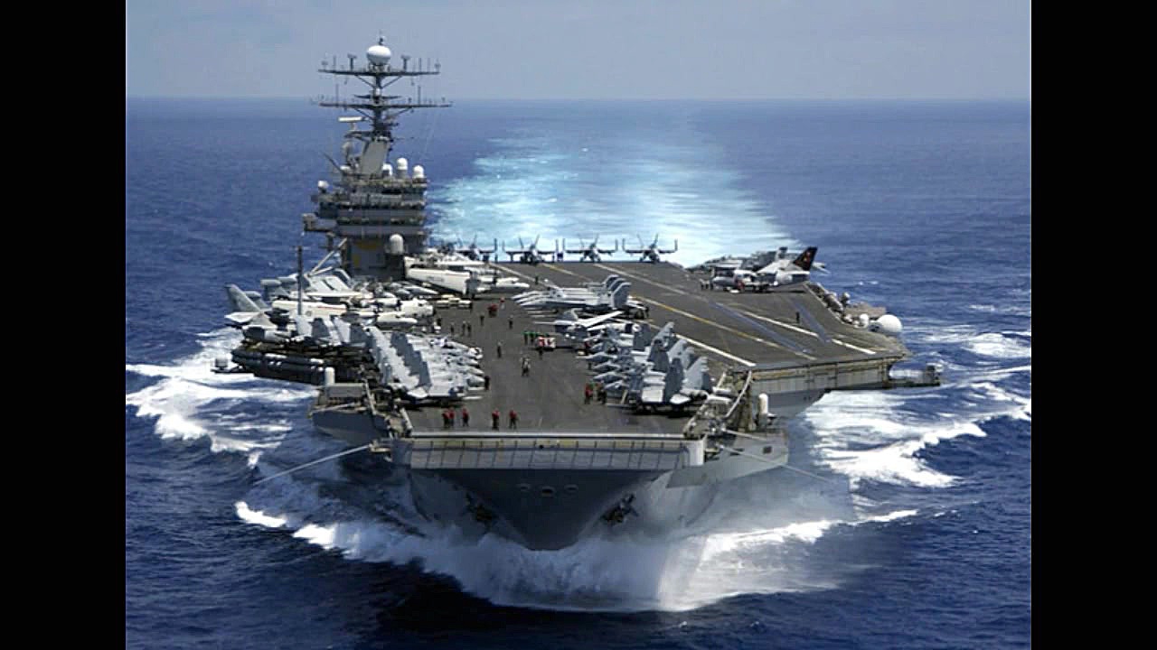 ماکت ناو هواپیمابر آمریکا در س...