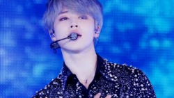 کنسرت بی تی اس و اجرای آهنگ &...