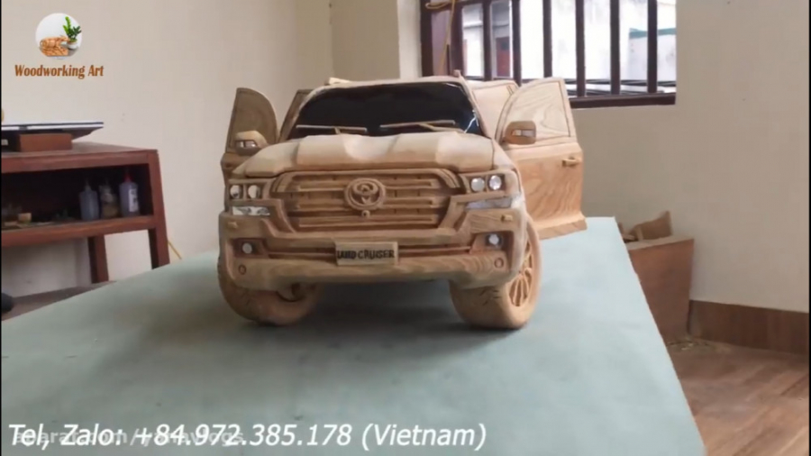 طراحی و مجسمه سازی با چوب  توی...