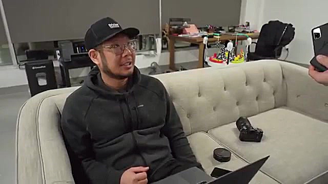 سامسونگ کهکشان s20 دست در دست...