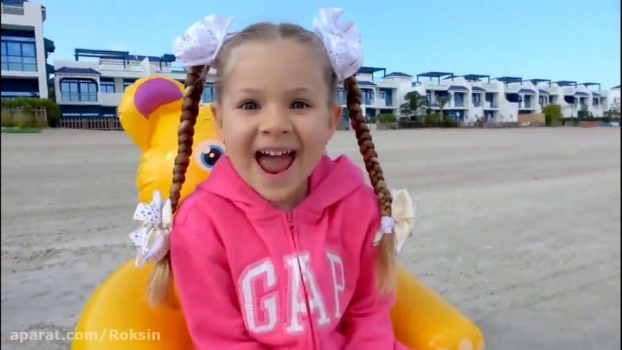 دیانا و روما :: بازی در ساحل :...