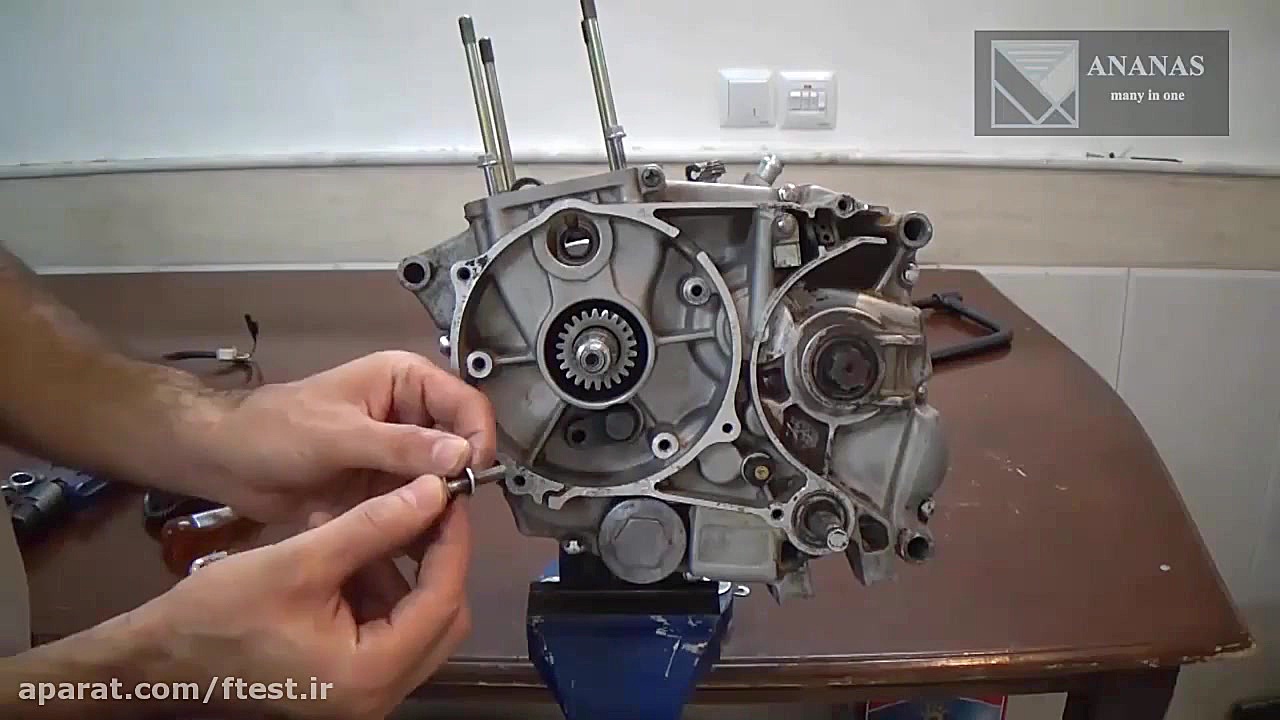 باز کردن موتور هوندا 125 قسمت...