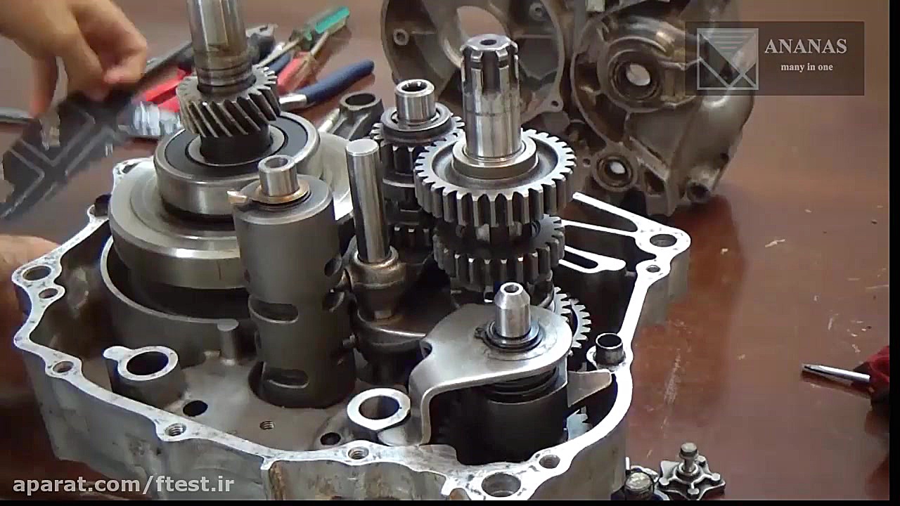باز کردن موتور هوندا 125 قسمت...