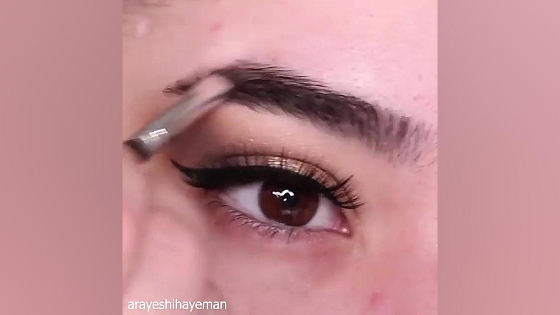 آرایش چشم خیلی خشگل و لایت