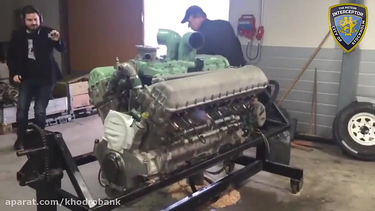 قرار دادن موتور ۲۷ لیتری تانک...