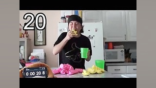 فیلم خوردن 100 شیرینی در 130 ث...