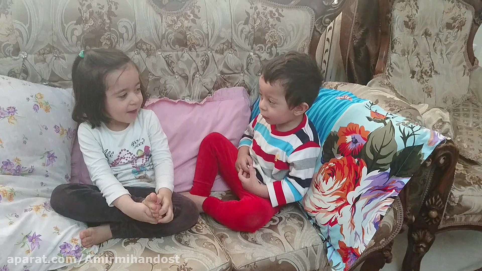 یه توپ دارم قلقلیه