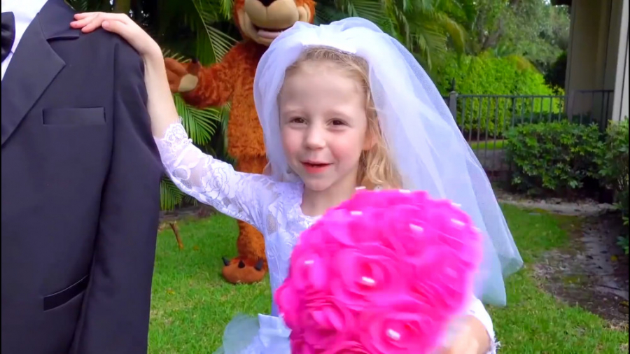 ناستیا در لباس عروسی :: ماجراه...