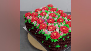 کیک تولد سبد گل با ماسوره روسی