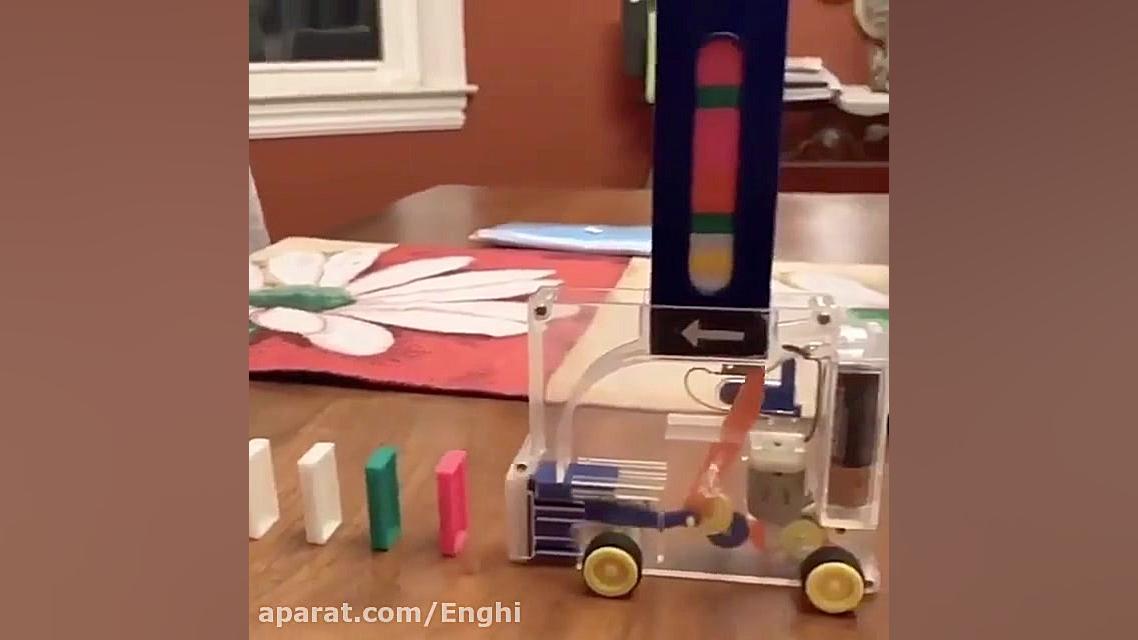 ماشین ساخت دومینو