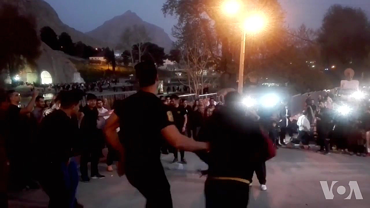 رقص کردی درطاق بستان کرمانشاه