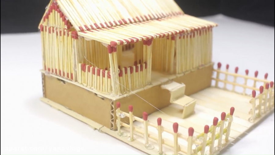 ساختن خانه با چوب کبریت و اتش...