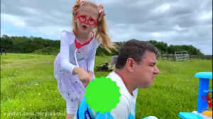 ناستیا و بابایی به مسافرت می ر...