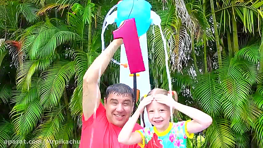 ناستیا و اسباب بازی های بیرون...