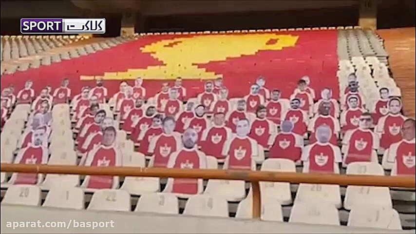 ماکت هواداران پرسپولیس روی سکو...