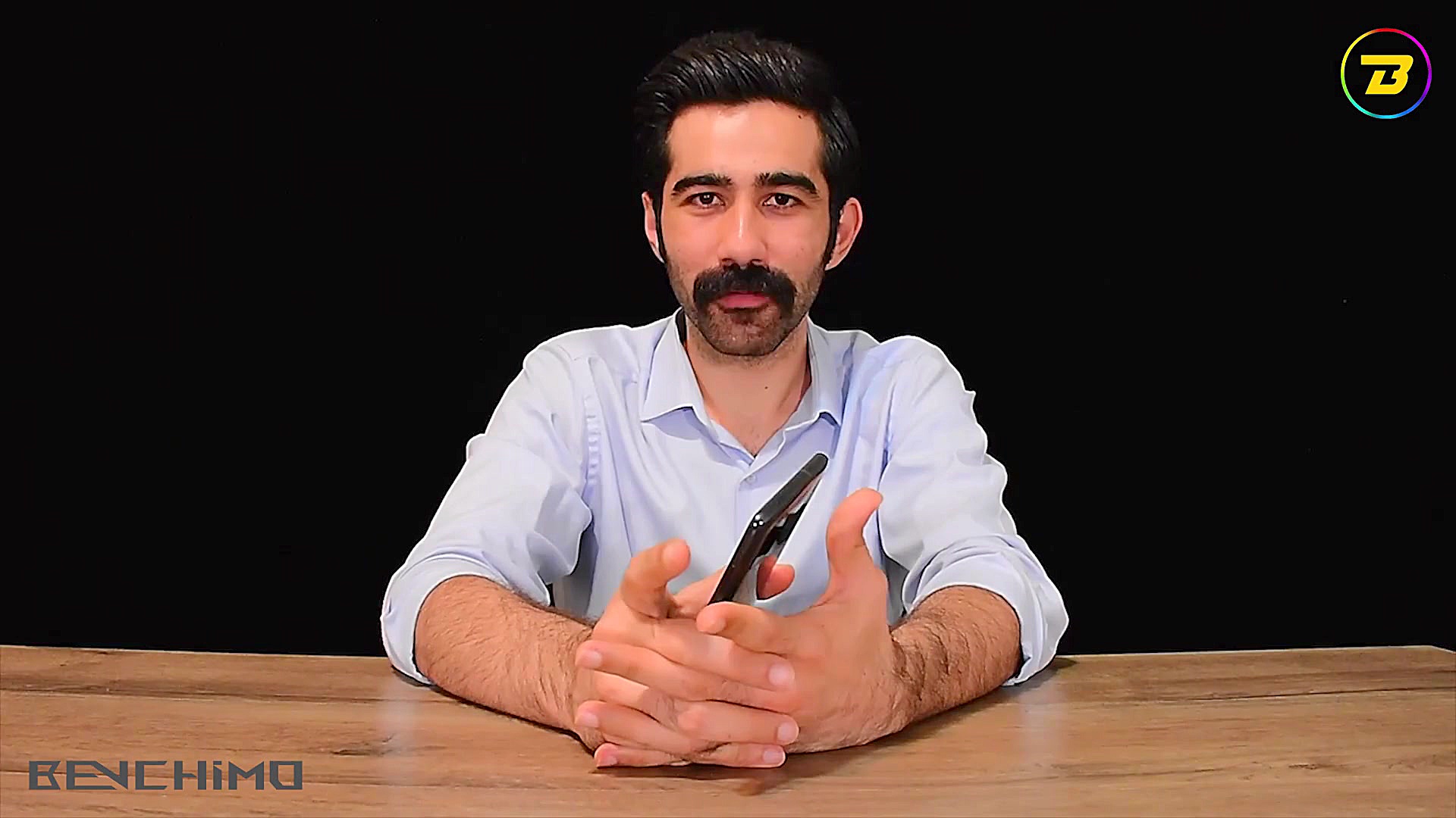 نگاهی نزدیگ به گوشی سامسونگ گل...