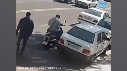 گوشی&zwnj;قاپی از راکب موتورسی...