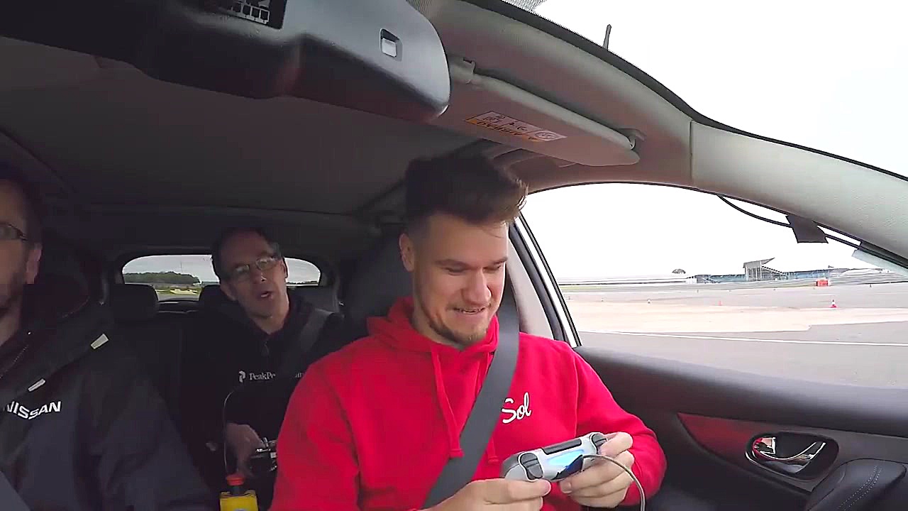 کنترل ماشین بدون فرمون