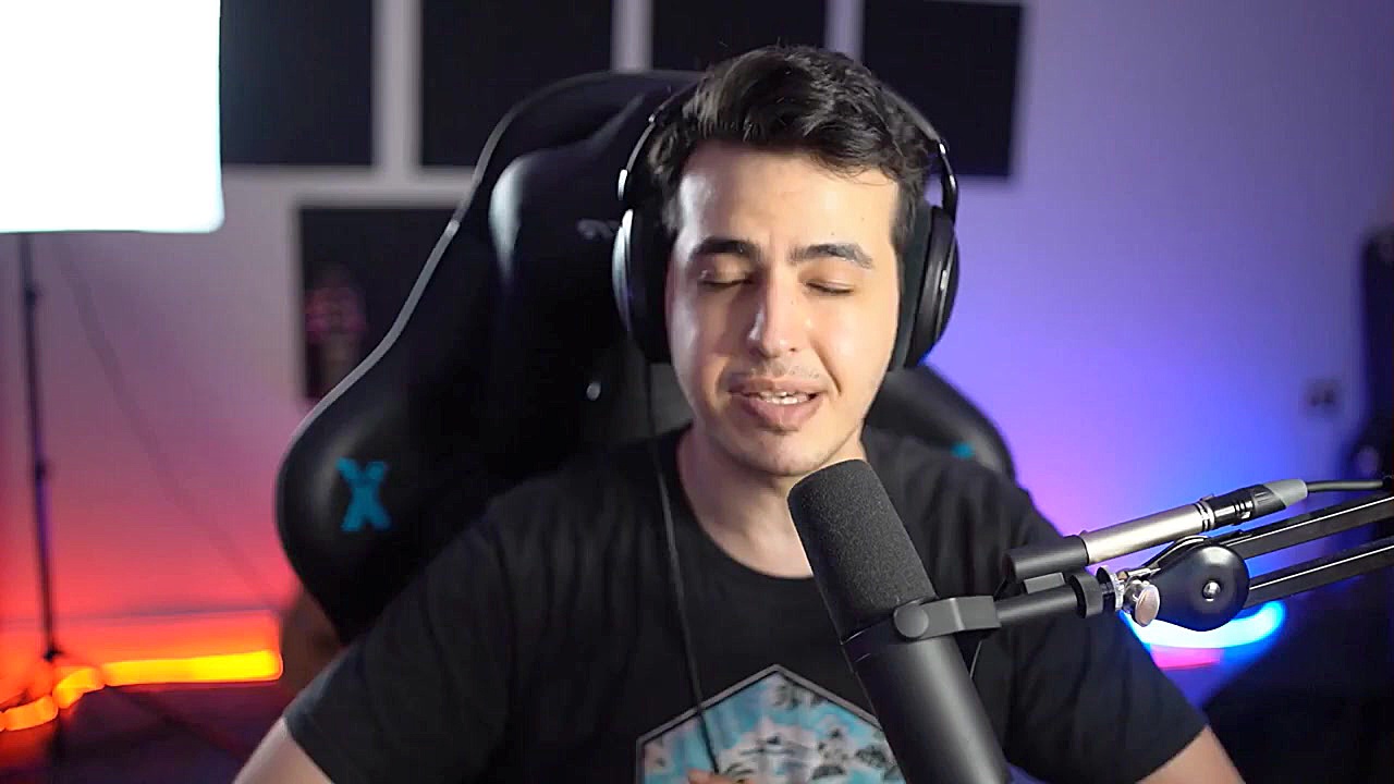 بازی Hello Guest با آریا کئوکس...