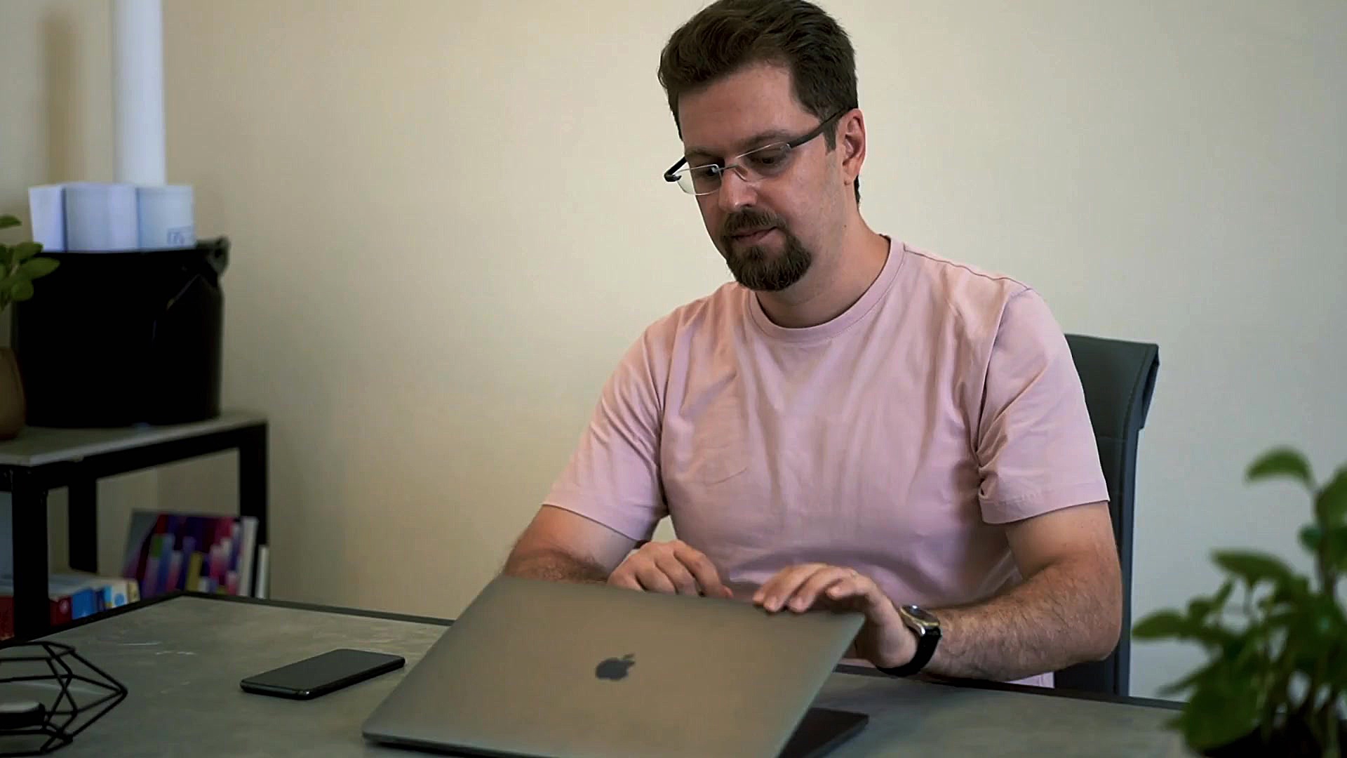 اولین اپلیکیشن صنعت ساختمان ای...